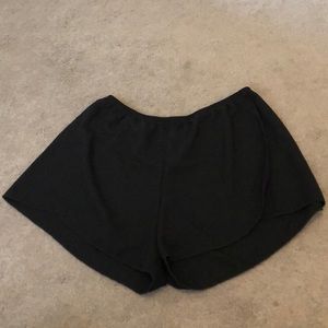 Black loose shorts